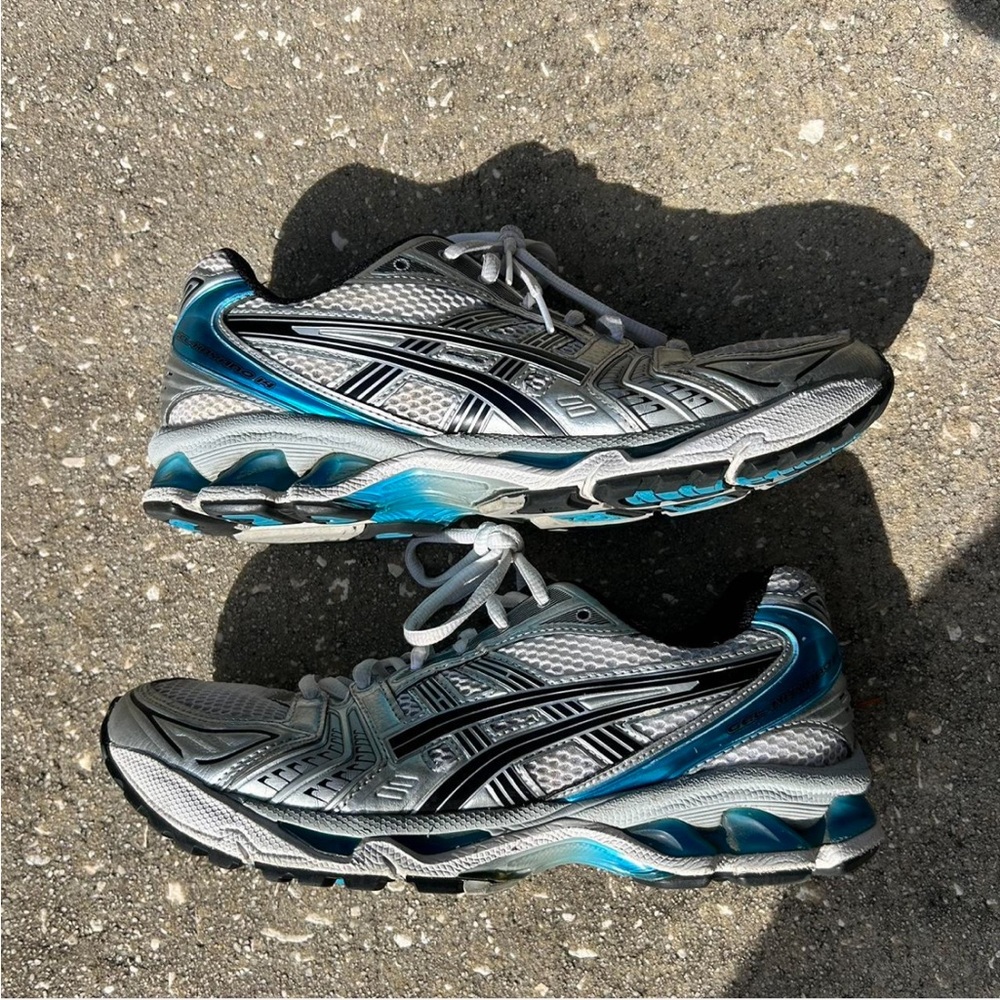 SUPER RARE Asics gel kayano 14 White Aizure Blue